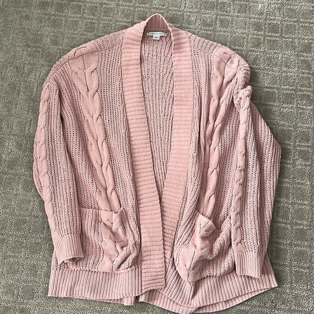 Medium American Eagle Sweater Pink with Pockets